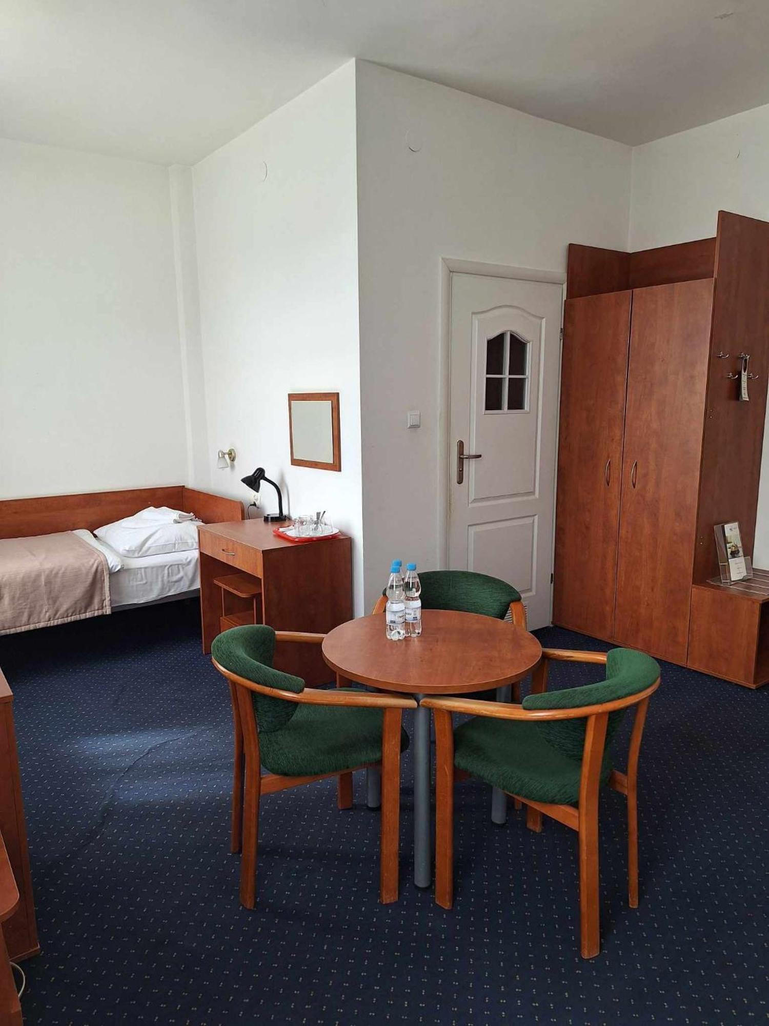 Hotel *** Nat Krynica-Zdrój Esterno foto