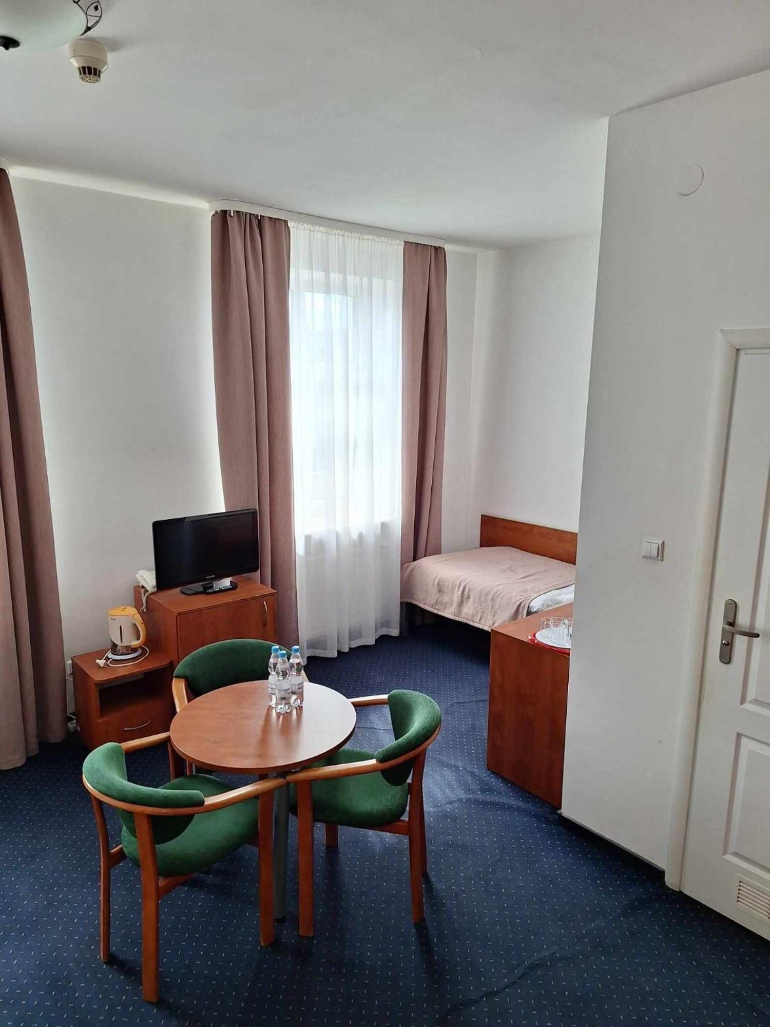 Hotel *** Nat Krynica-Zdrój Esterno foto