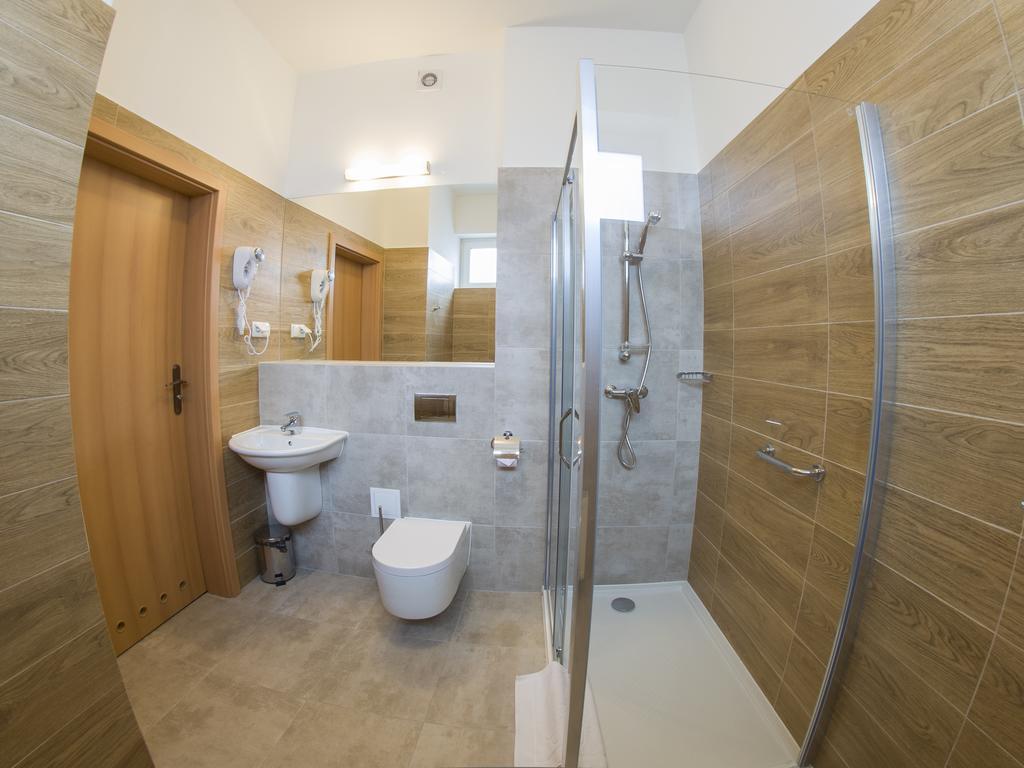 Hotel *** Nat Krynica-Zdrój Esterno foto